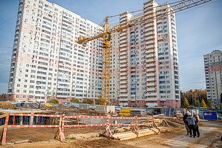 Проектом предусмотрено строительство 3-этажного здания детского сада и благоустройство территории с установкой малых архитектурных форм