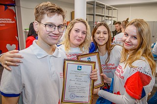 Глава округа Андрей Иванов вручил благодарственные письма волонтерам муниципалитета