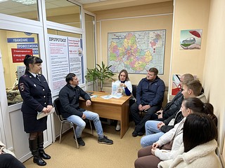 Одинцовские Госавтоинспекторы провели юридический ликбез для будущих водителей