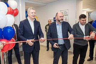 Антон Велиховский и Андрей Иванов открыли после капитального ремонта офис МосОблЕИРЦ на ул. Новоспортивной