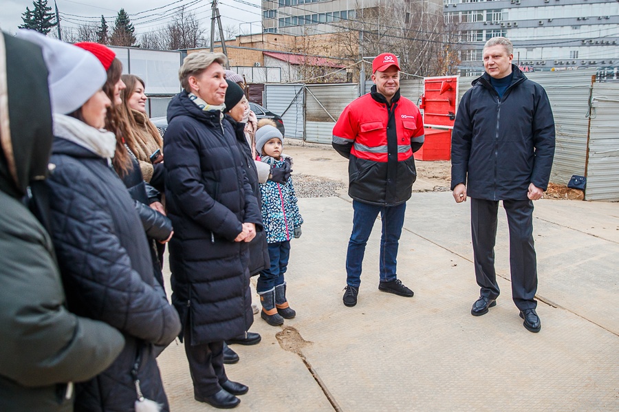 Андрей Иванов вместе с жителями проверил ход строительства нового садика на 300 воспитанников в Новоивановском, Ноябрь