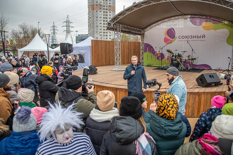 Новый сквер «Союзный» в Одинцово открыл глава округа Андрей Иванов вместе с жителями 8-го микрорайона, 2022