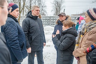 Андрей Иванов осмотрел новую парковку на 170 мест у Мало-Вяземской школы