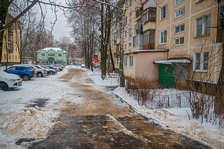Более 9000 квадратных метров покрытия заменили во дворах по улице Городок-17 в Больших Вязёмах