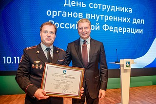 Глава Одинцовского округа Андрей Иванов совместно с первым заместителем председателя Московской областной Думы Ларисой Лазутиной, окружными депутатами, представителями силовых структур поздравил личный состав и ветеранов УМВД России по Одинцовскому городскому округу с профессиональным праздником