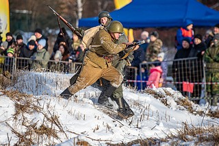 Для участия в исторической реконструкции были приглашены более 15 военно-патриотических объединений