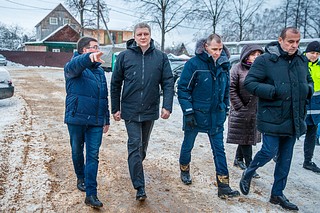 Глава Одинцовского округа проконтролировал качество уборки снега на Заводском проспекте в Голицыно
