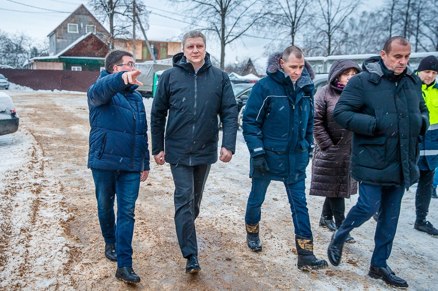 Глава Одинцовского округа проконтролировал качество уборки снега на Заводском проспекте в Голицыно, Декабрь