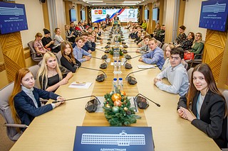 Андрей Иванов вручил паспорта 22 юным жителям муниципалитета