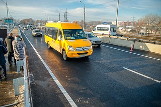 С 1 декабря 2022 года по 1 марта 2023-го для автомобилистов доступны все 4 полосы — по 2 в каждую сторону