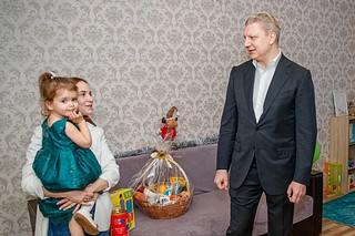 Андрей Иванов поздравил с наступающим Новым годом семью военнослужащего в Кубинке