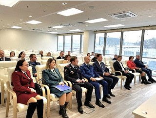 Организаторы встречи разъяснили присутствующим предпринимателям, соответствующие положения действующего законодательства