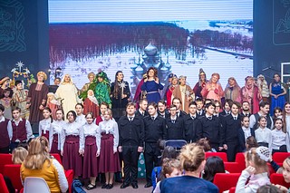 В актовом зале администрации Одинцовского округа 13 января по благословению архиепископа Одинцовского и Красногорского Фомы, при поддержке главы муниципалитета Андрея Иванова прошло театрализованное представление «Свет Вифлеемской звезды»
