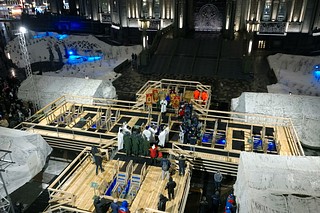 Традиционные крещенские купания продолжаются у стен Главного храма ВС России в Одинцовском округе