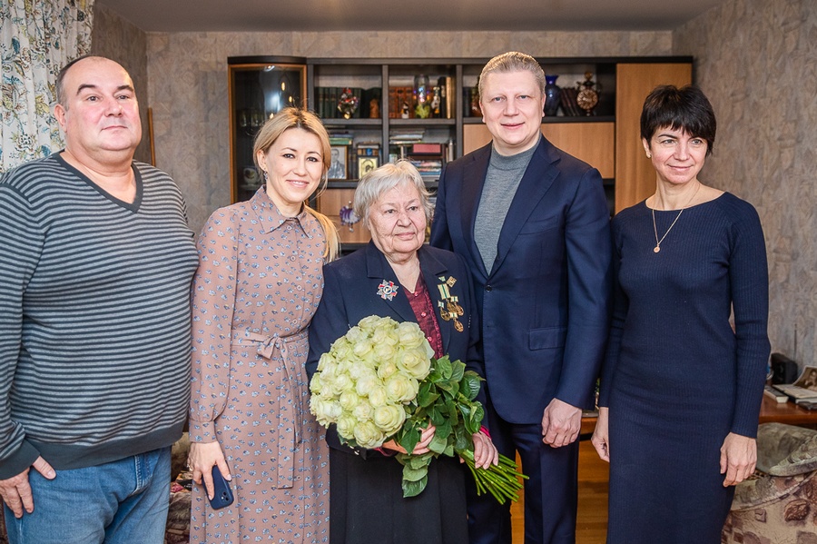 Людмила Болатаева и Андрей Иванов поздравили с 85-летием блокадницу Галину Шаюк, Январь