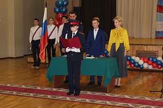 21 ученик был в торжественной обстановке посвящен в кадеты