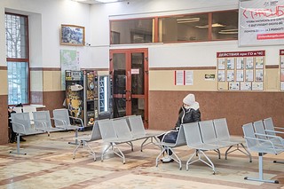 В течение суток на станцию заходят 19 пар электричек, средний пассажиропоток — порядка 800 человек ежедневно