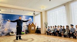 Одинцовские Госавтоинспекторы провели в детском саду акцию «Инспектор — главный на дороге»