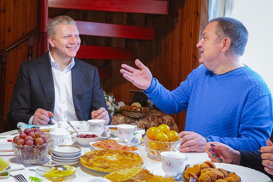 Глава Одинцовского округа побывал в гостях у семьи Сенотовых, которая приняла участие в президентской программе, Февраль