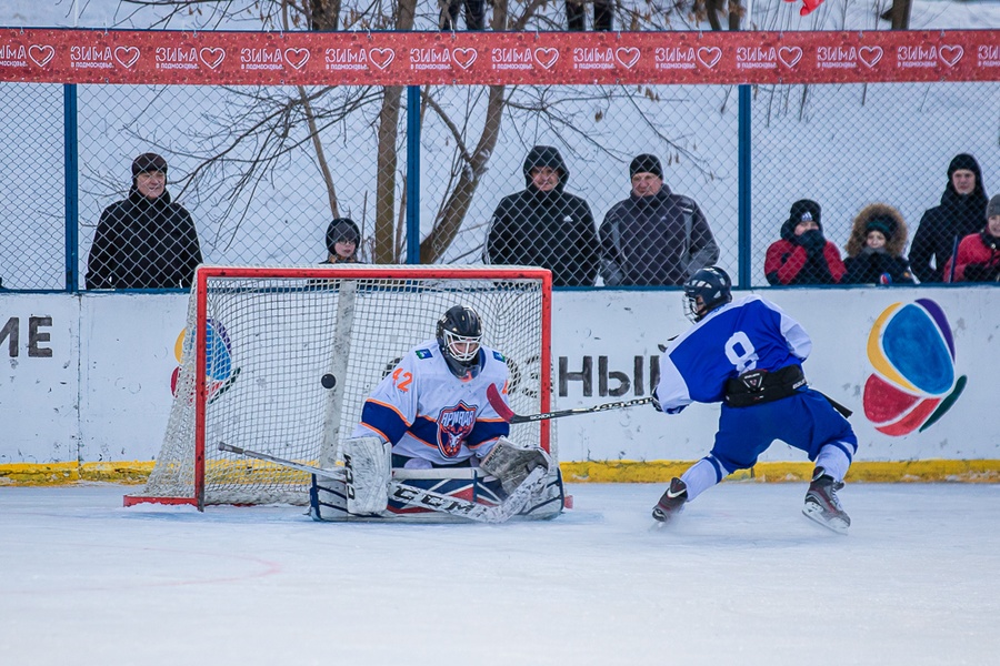 Хоккей текст 10, Хоккейная команда главы Одинцовского округа «Армада» победила в команду «Олимп» со счётом 10:5