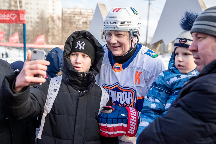 Хоккей текст 14, Хоккейная команда главы Одинцовского округа «Армада» победила в команду «Олимп» со счётом 10:5