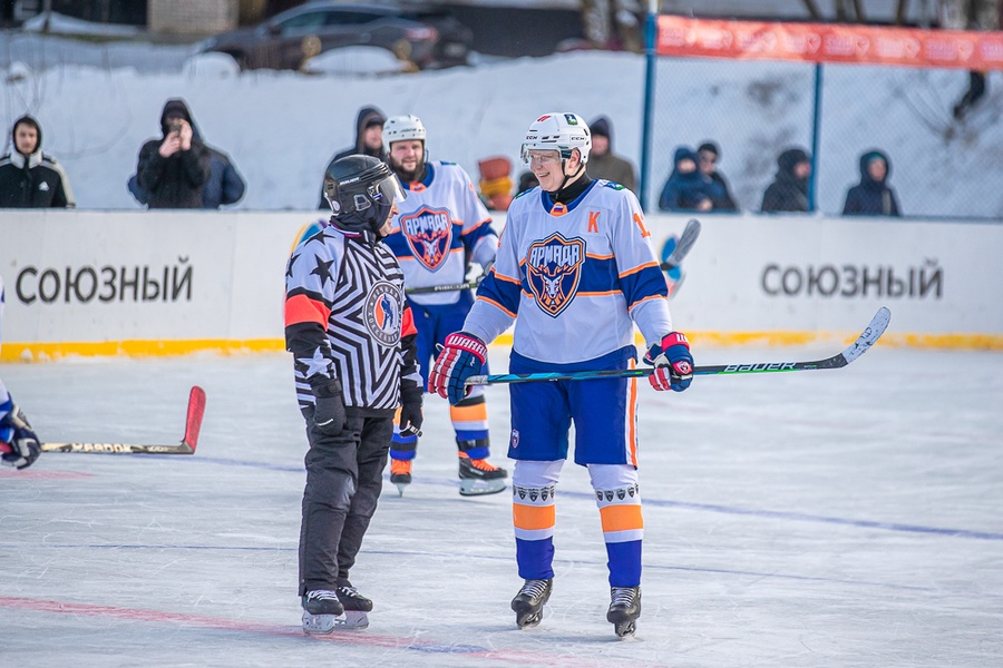 Хоккей текст 4, Хоккейная команда главы Одинцовского округа «Армада» победила в команду «Олимп» со счётом 10:5