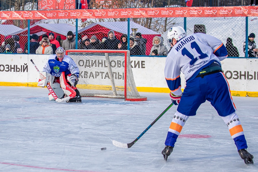 Хоккей текст 8, Хоккейная команда главы Одинцовского округа «Армада» победила в команду «Олимп» со счётом 10:5