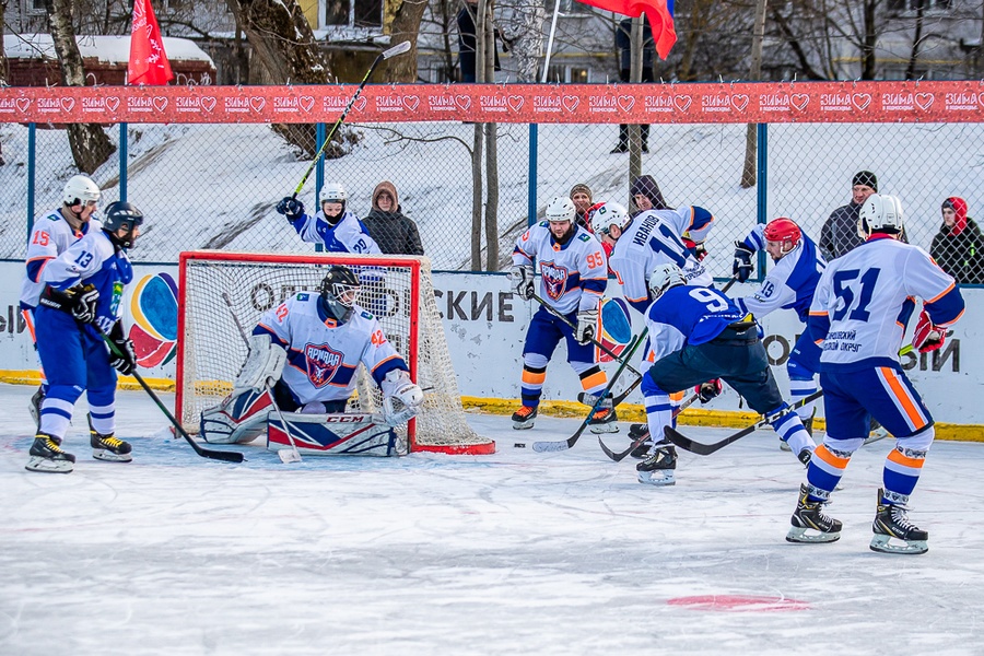 Хоккей текст 9, Хоккейная команда главы Одинцовского округа «Армада» победила в команду «Олимп» со счётом 10:5