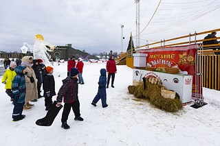 Гости праздника приняли участие в конкурсах, играх и аттракционах