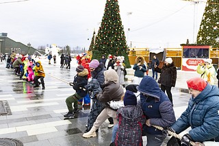 Гости праздника приняли участие в конкурсах, играх и аттракционах