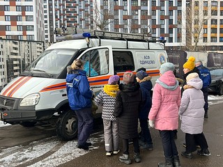 Одинцовские спасатели провели занятие с учащимися Немчиновского лицея