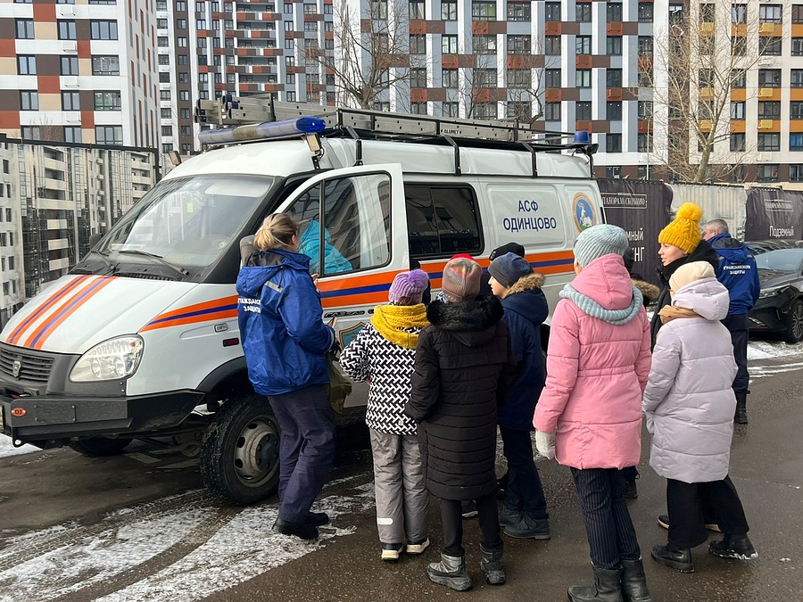 Одинцовские спасатели провели занятие с учащимися Немчиновского лицея, Февраль