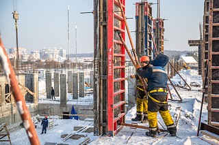 На объекте задействовано 60 человек и 3 единицы техники