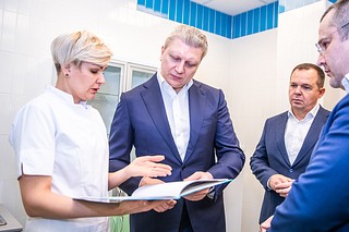 Андрей Иванов провел встречу с коллективом нового детского сада на 400 мест в «Гусарской балладе»
