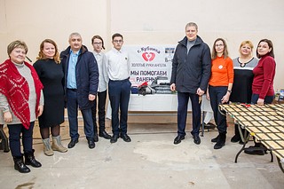 Андрей Иванов посетил пункт добровольческих движений «ЖИВИ!» и «Золотые руки ангела» в городе Кубинка