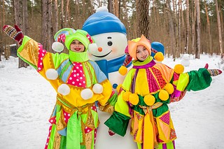 Народные игры, блины, выступления актёров и музыкантов были на Лазутинке, в парке Малевича и парке «Раздолье», в городском парке Звенигорода и других парковых территориях
