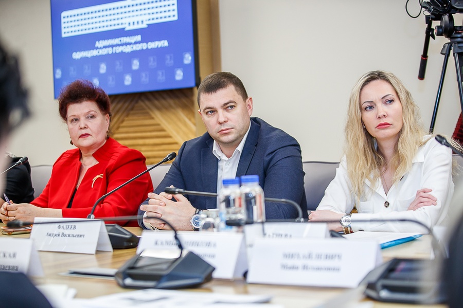 Здрав текст 2, Глава Одинцовского округа провел совещание по работе медицинских кабинетов в образовательных учреждениях