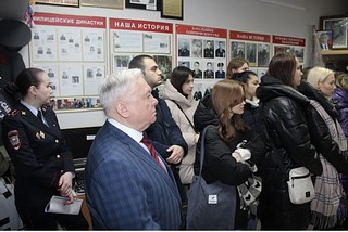 Урок провел Председатель совета ветеранов УМВД России по Одинцовскому округу Александр Тарасов