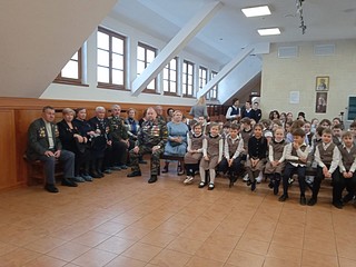Цель — формирование у учащихся интереса и уважения к истории родной страны, героизму и подвигу защитников Родины