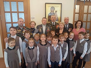 Духовой оркестр «Подмосковные вечера» выступили для учеников православной гимназии концерт
