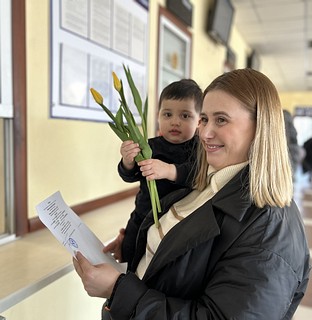 В честь празднования Международного женского дня Одинцовская Госавтоинспекция провела акцию «Цветы для автоледи»