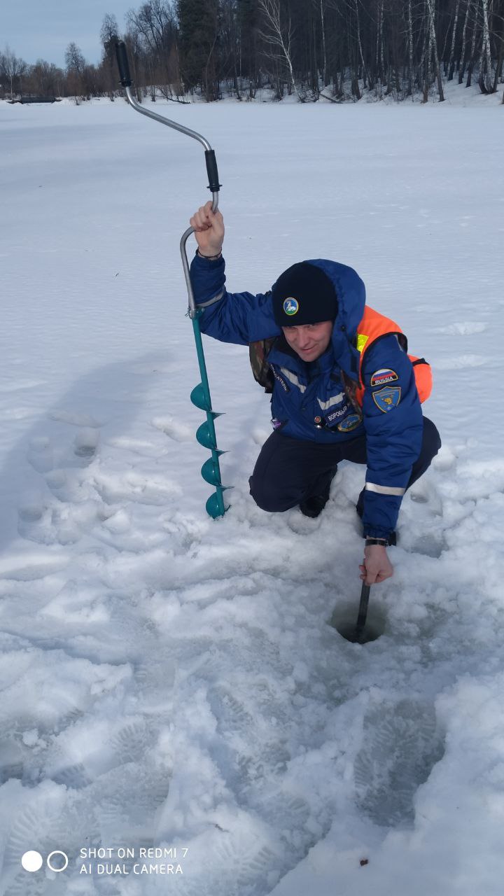 Одинцовские спасатели проводят профилактические патрулирования и мониторинг ледовой поверхности водоемов округа, Март