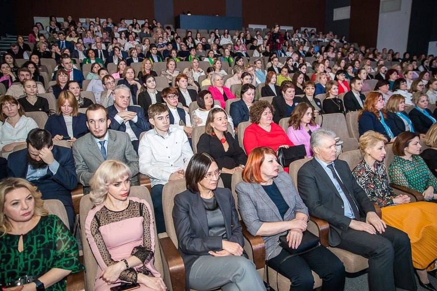 В Одинцовском округе наградили участников программы по разработке концепции развития общеобразовательных учреждений, Март
