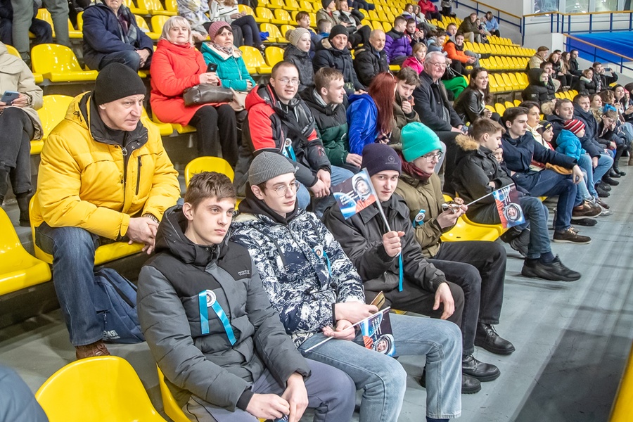 На площадке Одинцовского ледового дворца «Армада» 5 марта прошёл товарищеский хоккейный матч между командами «Наши» и «Красные звезды», Март