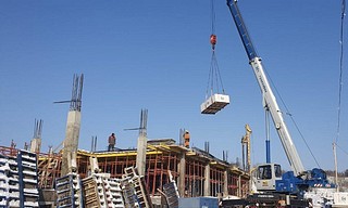 В микрорайоне «Восточный» в Звенигороде началось строительство 1-го этажа новой школы на 1100 мест