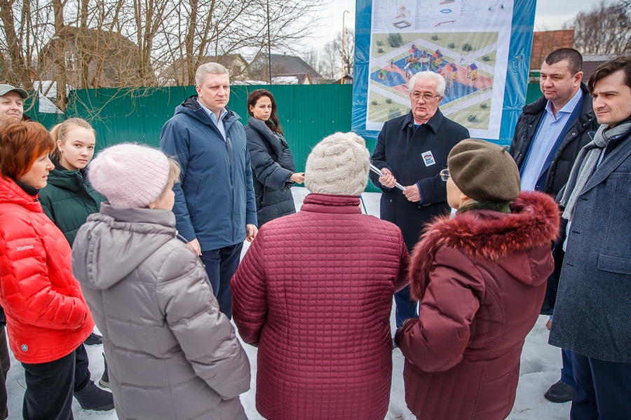 Андрей Иванов обсудил с инициативными жителями села Юдино вопрос установки детской игровой площадки, Март