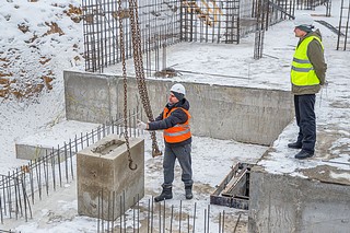 Андрей Иванов вместе с жителями Жаворонковского заложил капсулу в основание нового садика на 360 детей