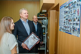 Андрей Иванов поручил оказать поддержку волонтёрской организации «Помощь военным ZV»