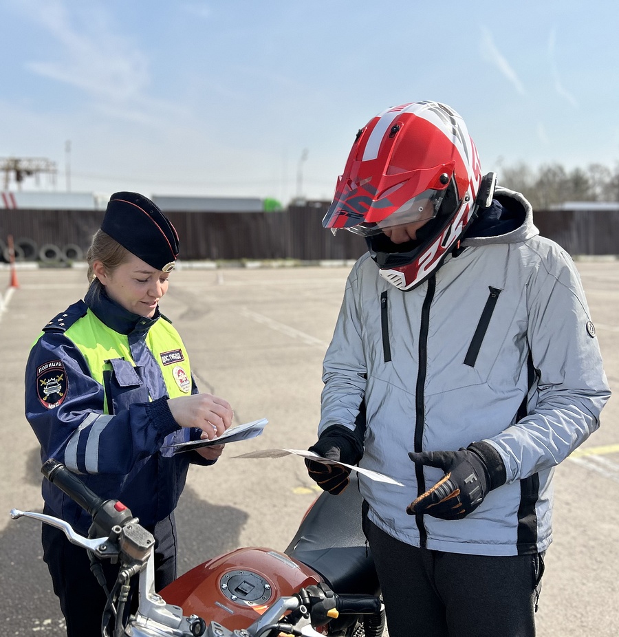 2Одинцовские Госавтоинспекторы провели беседы с будущими мотоциклистами