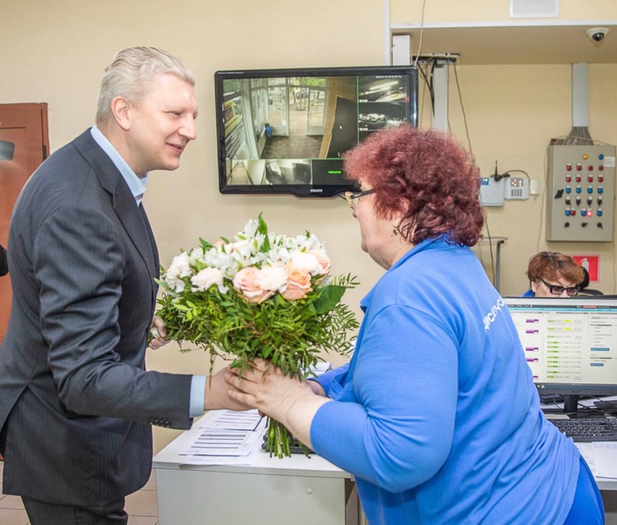 04 28 19 51 33, Андрей Иванов поздравил врачей Одинцовской скорой помощи с профессиональным праздником